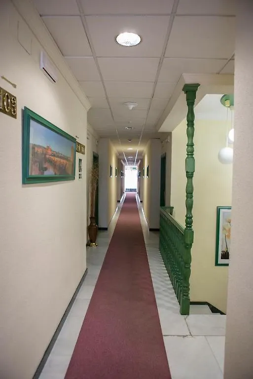 Hotel Mitra Crisalida Cabra