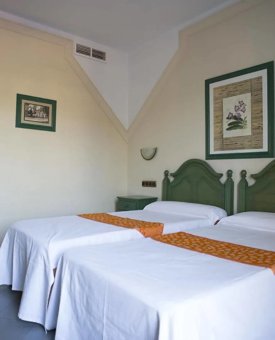 Hotel Mitra Crisalida Cabra